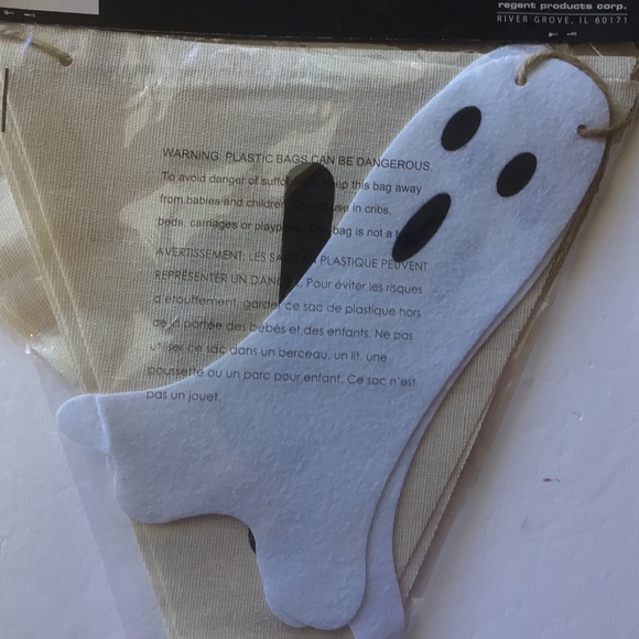 CLEARANCE MAKE OFFER !  
HALLOWEEN PARTY BANNERS BUNDLE OF THREE NWT - Picture 6 of 16